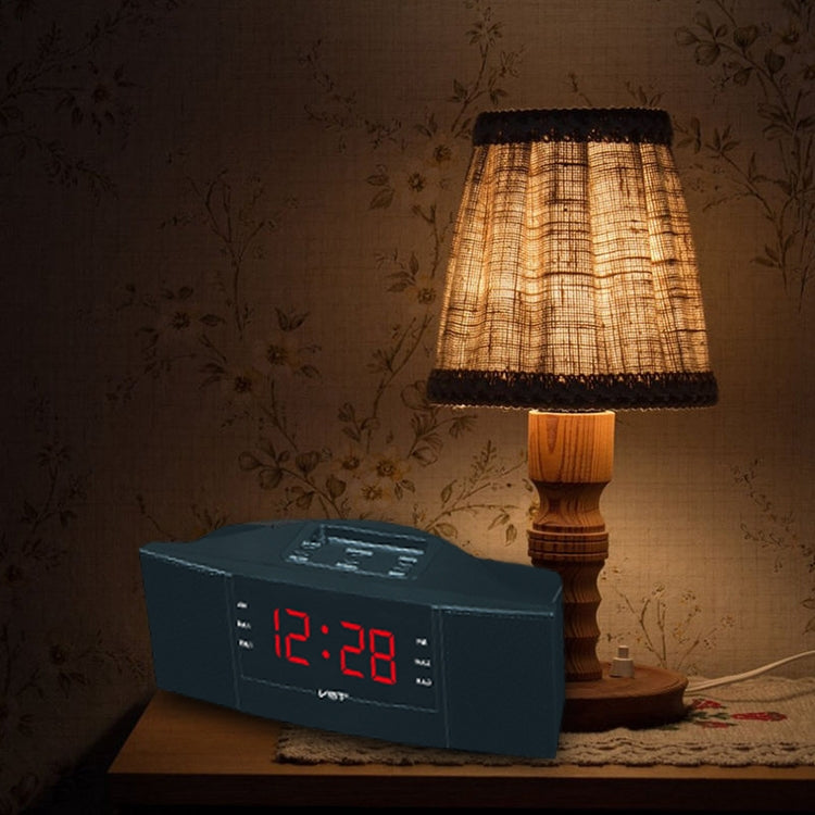 Clock Controlled Radio LED Clock AM / FM Digital Gift(Red) by bashfashion