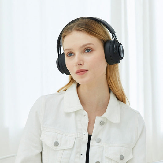 P1 Wireless Bluetooth 5.0 Stereo Soft Leather Earmuffs Foldable Headset Built-in Mic for PC / Cell Phones(Black) by bashfashion