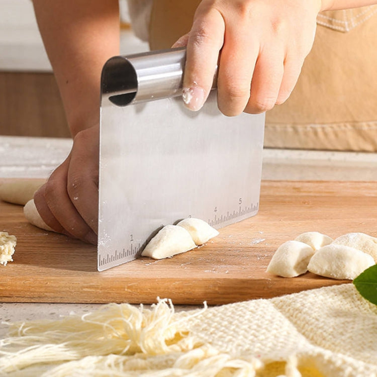 Kitchen Stainless Steel Noodle Scraper Flour Scooper With Scale by bashfashion