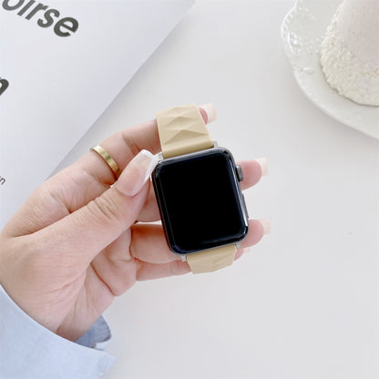 Modern Style Silicone Watch Band For Apple Watch Ultra 49mm&Watch Ultra 2 49mm / Series 9&8&7 45mm / SE 3&SE 2&6&SE&5&4 44mm / 3&2&1 42mm, Style:Rose Gold Buckle(Walnut) by bashfashion