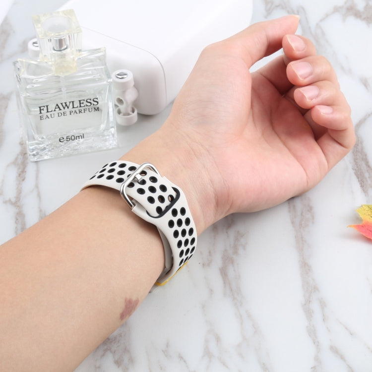 Metal Buckle Silicone Watch Band For Apple Watch Ultra 49mm&Watch Ultra 2 49mm / Series 9&8&7 45mm / SE 3&SE 2&6&SE&5&4 44mm / 3&2&1 42mm(Beige White+Black) by bashfashion