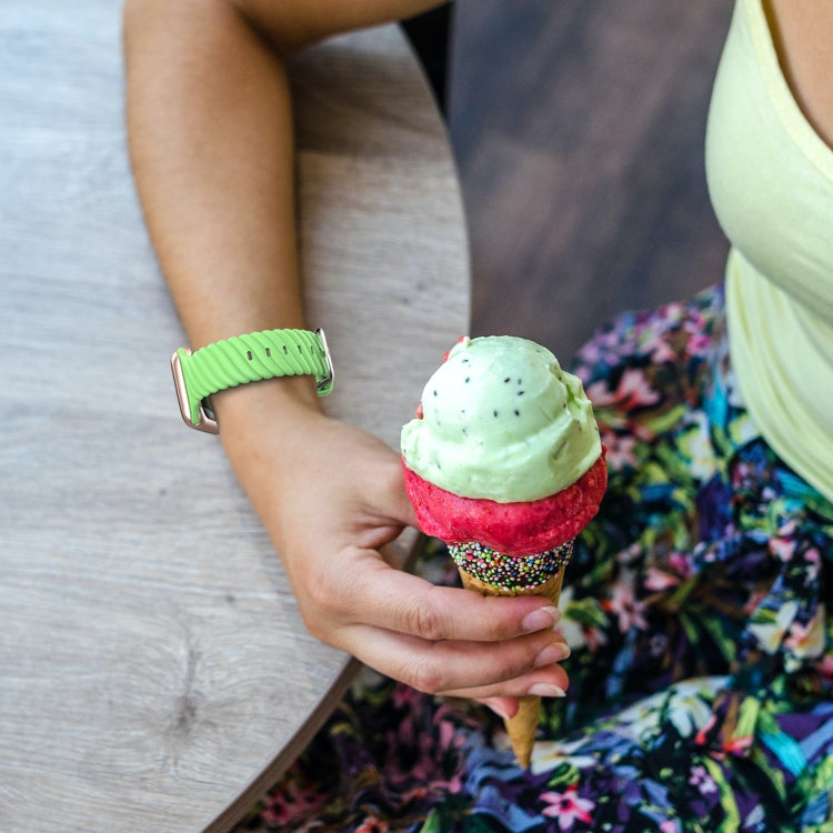 Solid Color Twist Silicone Watch Band For Apple Watch Series 9&8&7 41mm / SE 3&SE 2&6&SE&5&4 40mm / 3&2&1 38mm(Yellow Green) by bashfashion