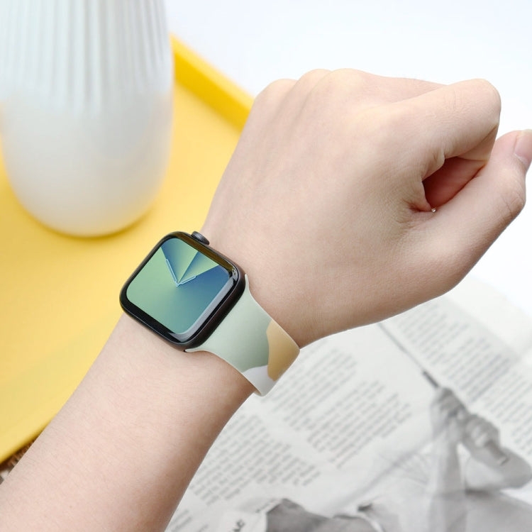 Morandi Series Contrast Color Silicone Watch Band For Apple Watch Series 9&8&7 41mm / SE 3&SE 2&6&SE&5&4 40mm / 3&2&1 38mm(Green Snow Orange) by bashfashion