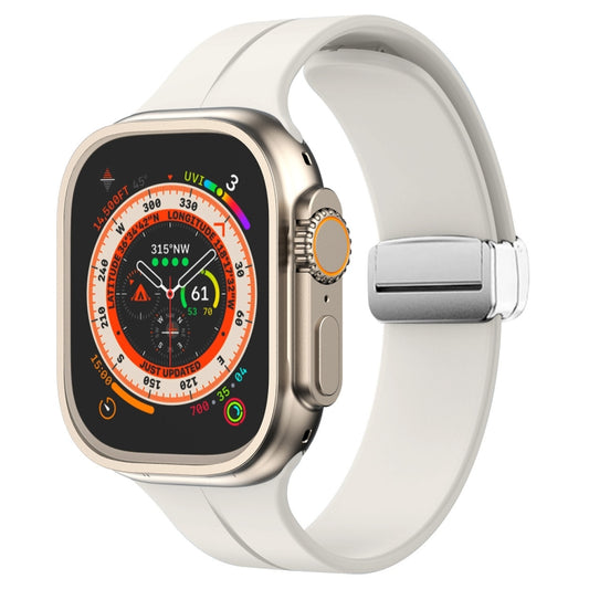 Magnetic Fold Clasp Silicone Watch Band For Apple Watch Ultra 49mm&Watch Ultra 2 49mm / Series 9&8&7 45mm / SE 3&SE 2&6&SE&5&4 44mm / 3&2&1 42mm(Starlight) by bashfashion