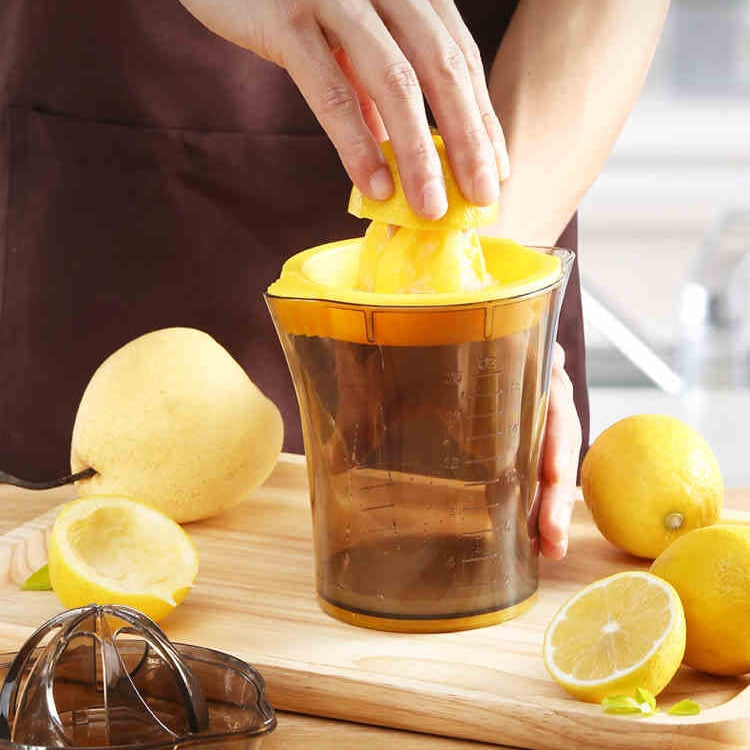 kn260 Simple Manual Fruit Juicer, Size: 15 x 13.5cm by bashfashion