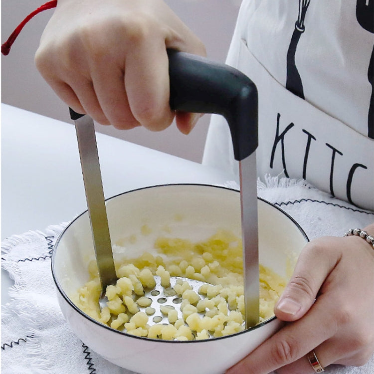 Stainless Steel Manual Pumpkin Potato Ricer Masher with Broad and Ergonomic Horizontal Handle by bashfashion