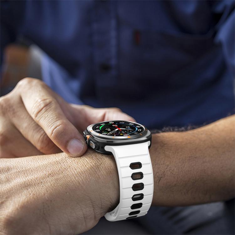 For Samsung Galaxy Watch Ultra 47mm / Ultra 2025 Horizontal Stripes Reverse Buckle Silicone Watch Band(White Black) by bashfashion