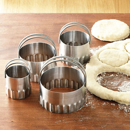 5 in 1 Stainless Steel Circular Wave Pattern Biscuit Cutter Set With Handle Fondant Tool Diameter: 8.5/7.5/6.3/5.3/4.3cm by bashfashion