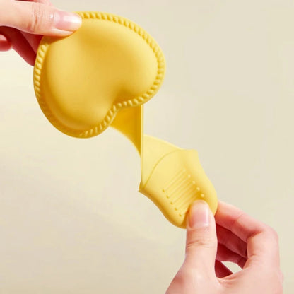 2pcs Heart-shaped Heat Insulation Anti-scalding Gloves Silicone Non-slip Bowl and Plate Clamp(Yellow) by bashfashion