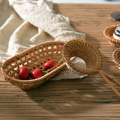 GP36 Rattan Braided Tea Drain Tool by bashfashion